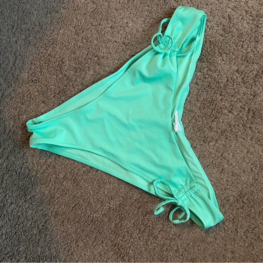 5 bikini bottom bundle 👙 - Picture 5 of 7